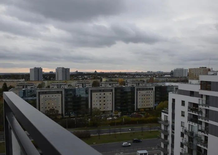 Uroczy Apartament Z Widokiem I Darmowym Parkingiem